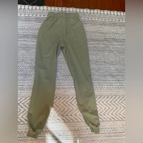 Size 2 Lululemon light green studio pants/joggers - Picture 3 of 3